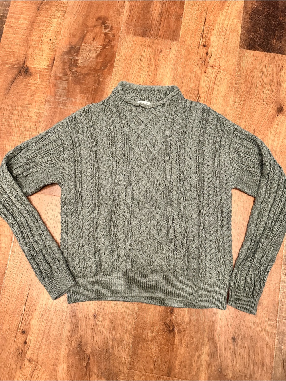 J crew classic  Cable Knit Crewneck Sweater - Sage Green size M